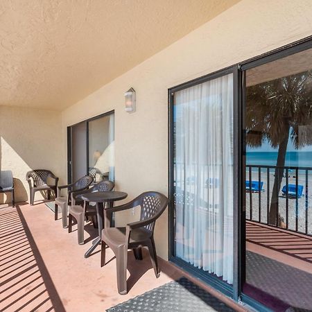 104 Las Brisas Condo St. Pete Beach Exterior photo