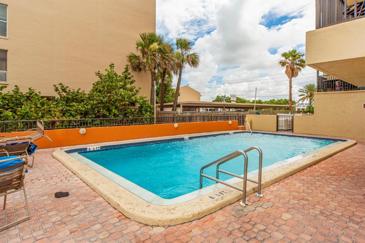104 Las Brisas Condo St. Pete Beach Exterior photo